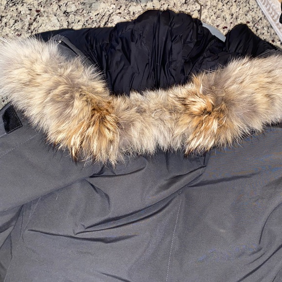 AUTHENTIC CANADA GOOSE WINTER JACKET - Picture 6 of 7